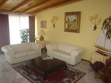 Porto Azzurro Готель