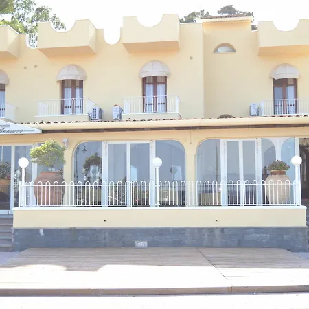Porto Azzurro Готель 3*
