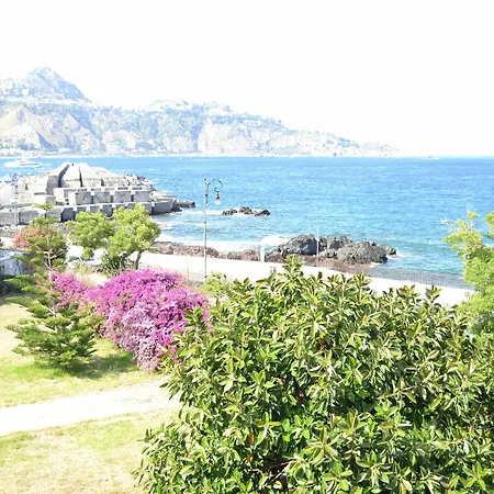 Porto Azzurro 3*