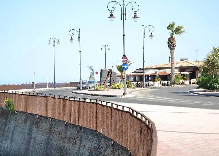Porto Azzurro Giardini Naxos