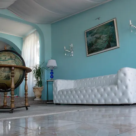 Porto Azzurro Hotel 3*
