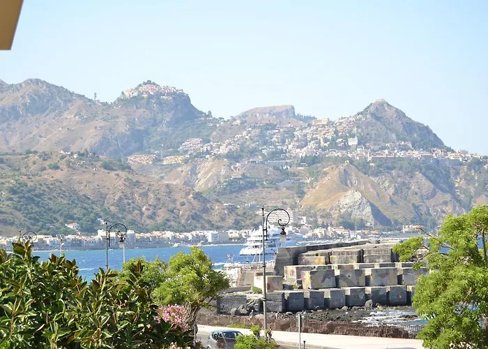 מלון Porto Azzurro גיארדיני נאקסוס