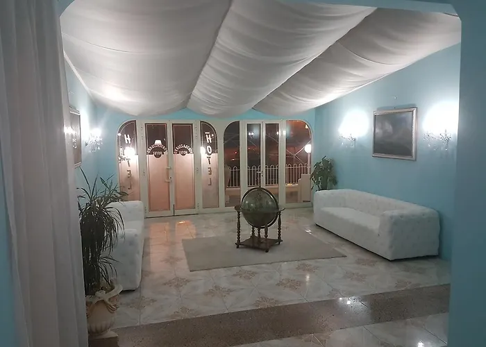 מלון Porto Azzurro 3*