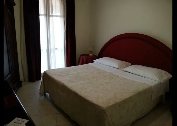 Porto Azzurro מלון