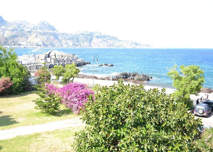 Porto Azzurro 3*