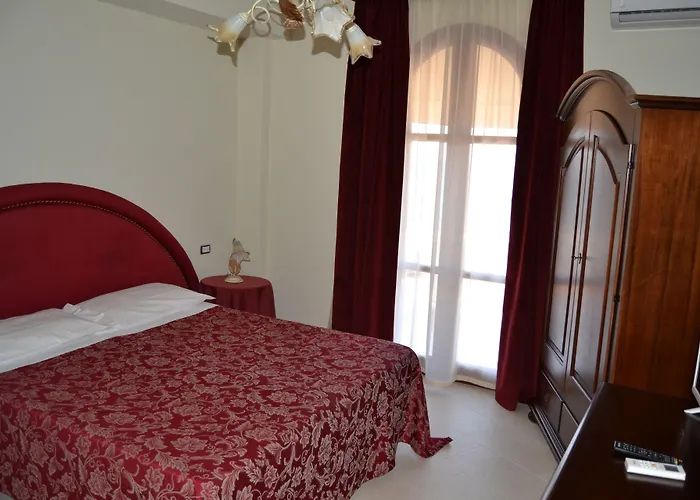 Porto Azzurro Giardini-Naxos